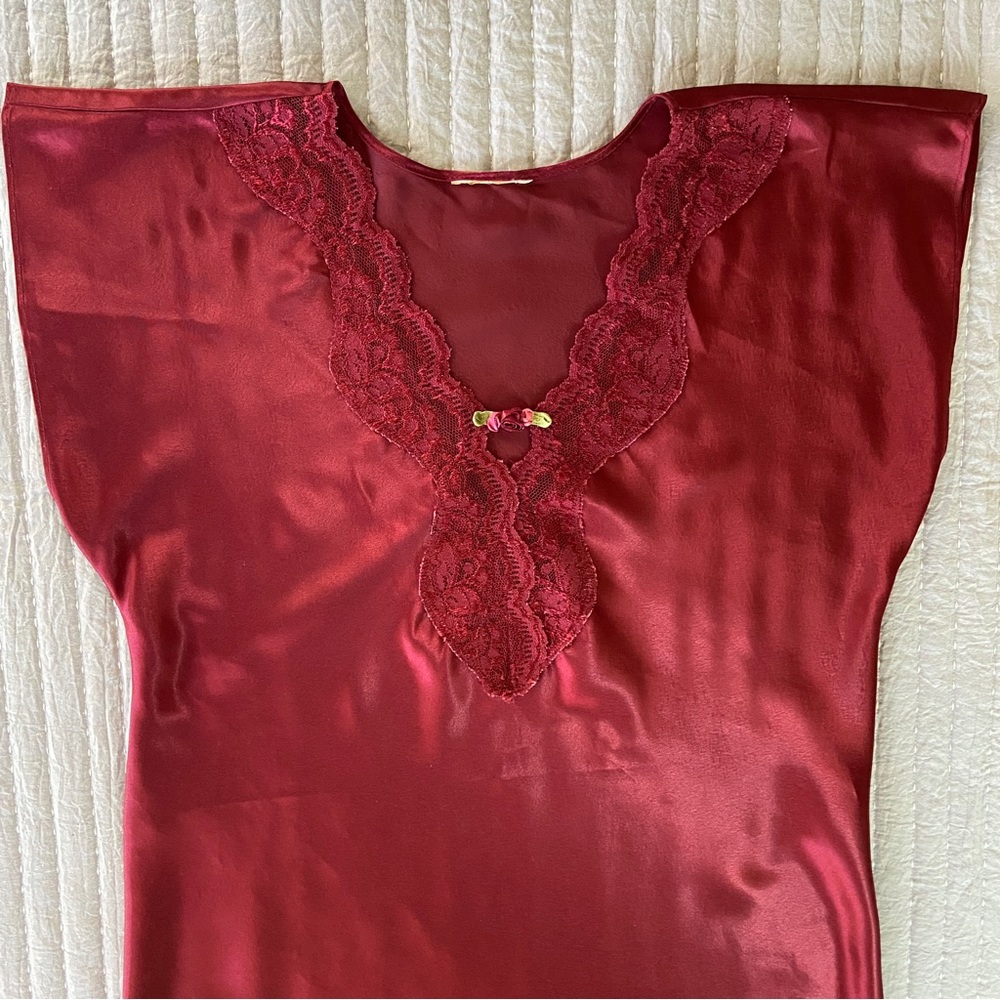 Vintage 80s Cranberry Satin Short Sleeve Nightgown - Size S - Picture 9 of 12